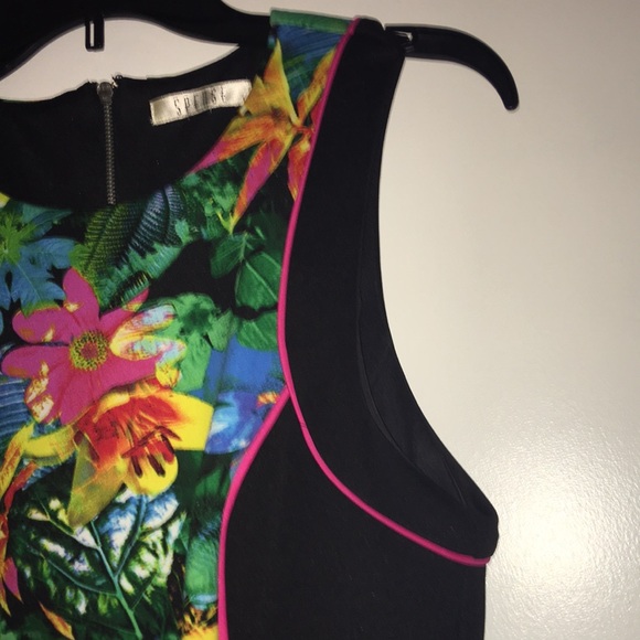 Medium Dress! Gorgeous Fit! Excellent condition! - Picture 5 of 9